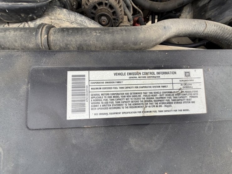 2005-gmc-sierra-2500-image-18