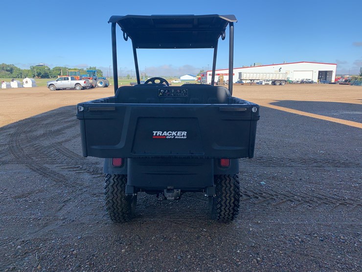 tracker-ox-400-utv-image-13
