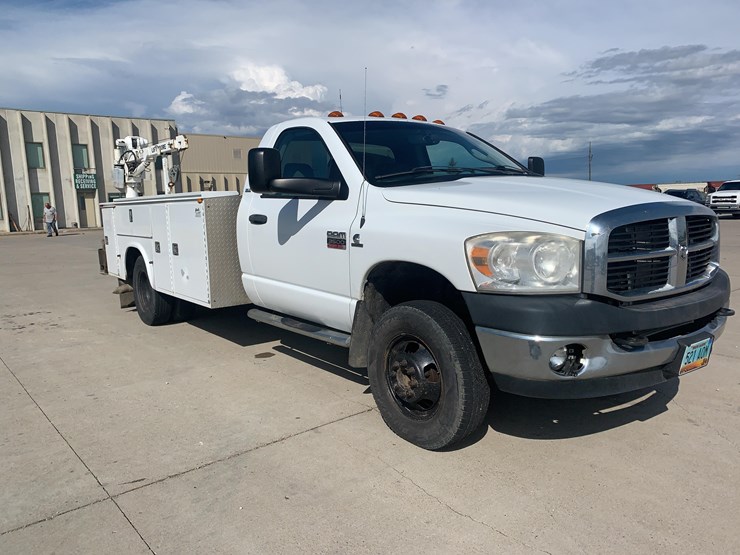 2008-dodge-ram-3500-image-3