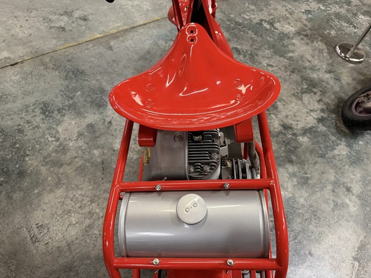 #156-•-1954-cushman-husky-motor-scooter-image-10