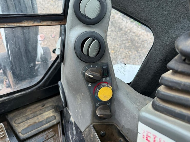 bobcat-e35-image-22