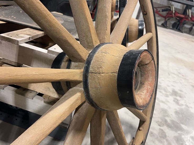 (4)-wooden-wagon-wheels-image-11