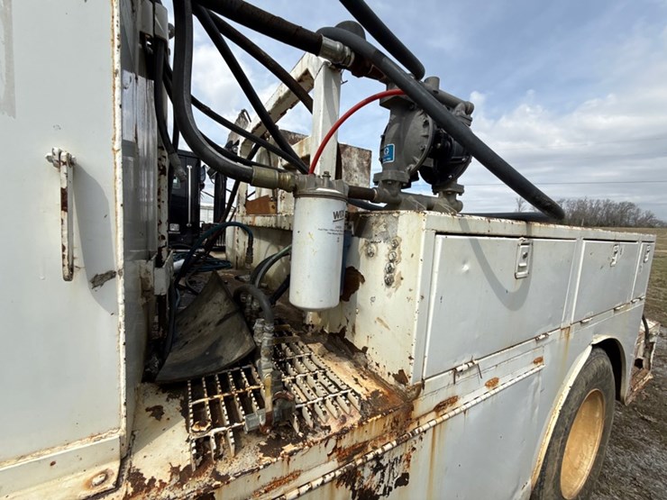 #234-•-1989-mack-r690t-single-axle-fuel-truck-image-38