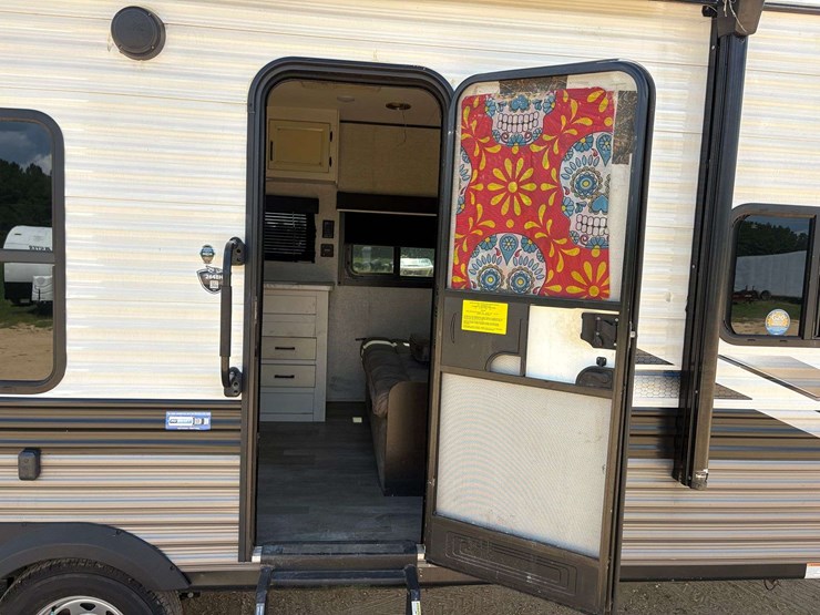 2022-jayco-"jayflight"-bumper-pull-travel-trailer-image-12