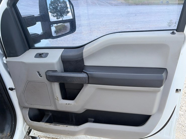 2019-ford-f250-xl-image-21