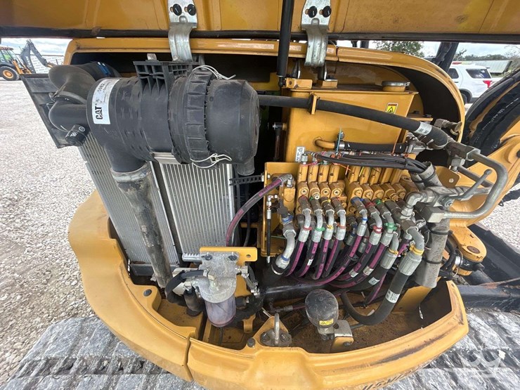 caterpillar-305e2-image-8