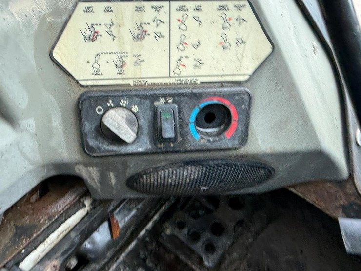 2012-bobcat-t750-image-24