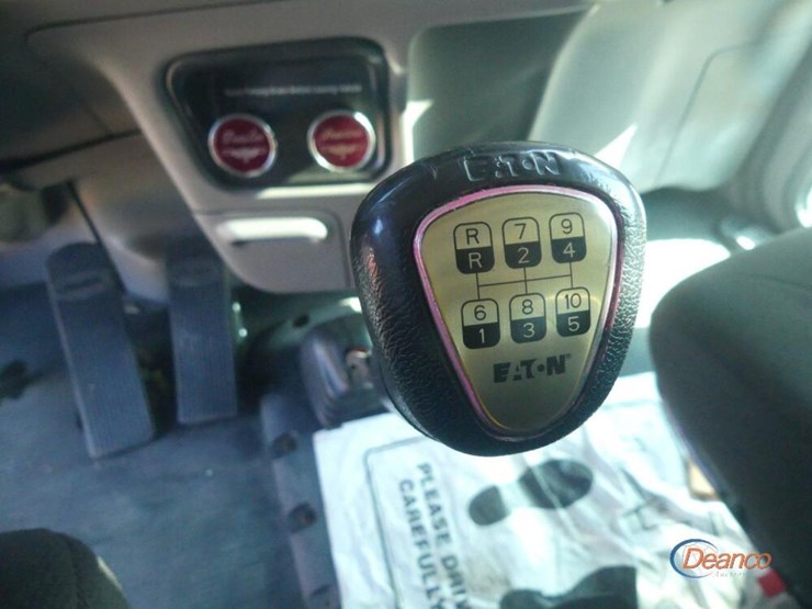2024-peterbilt-389-image-19