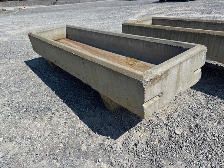 #558-•-8’-concrete-livestock-bunk-feeder-image-2