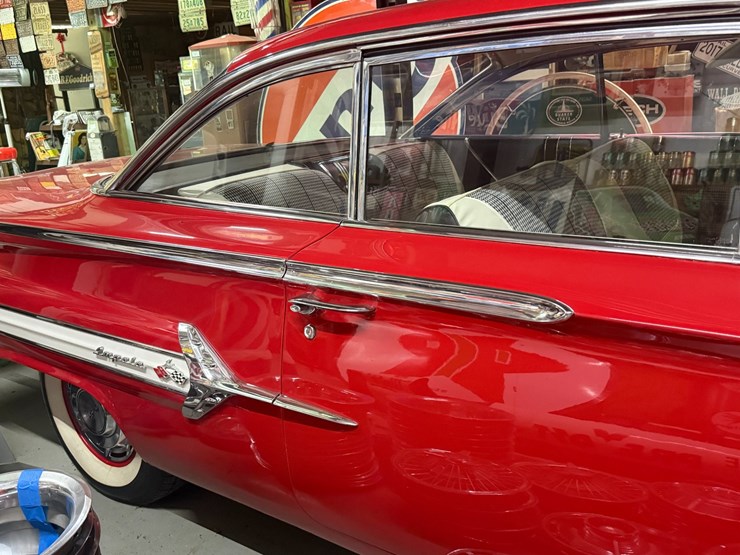 #128-•-1960-chevrolet-impala-2-door-hardtop-–-348-v8-image-19
