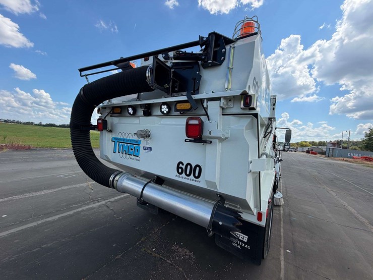 2022-tymco-600-image-35