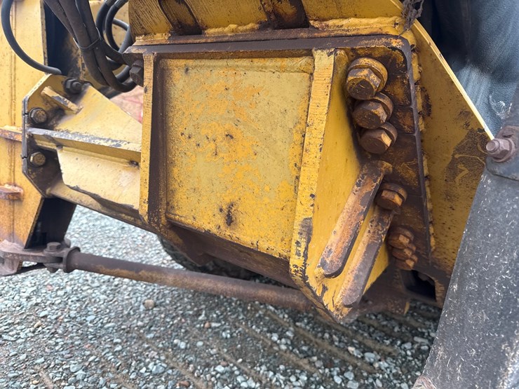 caterpillar-160m-awd-image-92