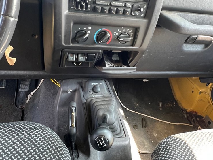 2001-jeep-wrangler-image-19