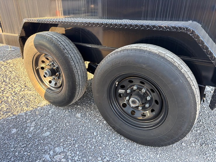 #210-•-2026-x-star-990-gal-tandem-axle-fuel-trailer-image-9