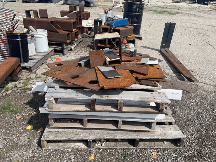 #10613-•-pallet-of-scrap-metal-image-2