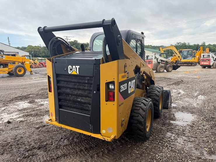 2015-caterpillar-262d-image-4