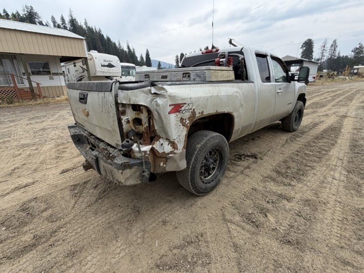 2011-chevrolet-silverado-2500-image-5