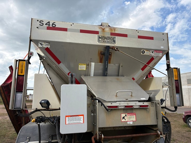 2018-western-star-4700sf-image-32