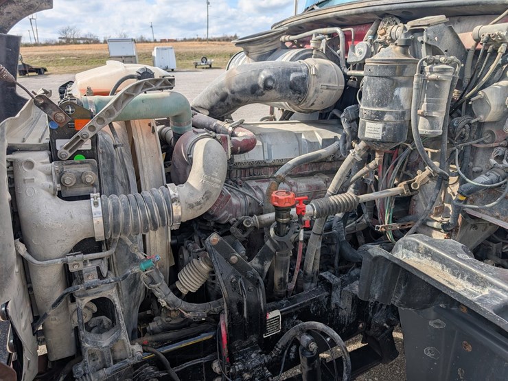 #259-•-2015-mack-gu713-granite-tri-axle-dump-truck-image-13