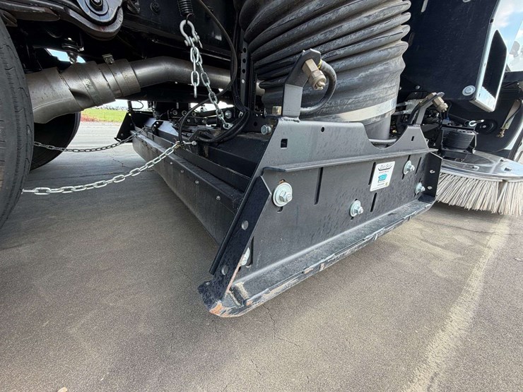 2022-tymco-600-image-40