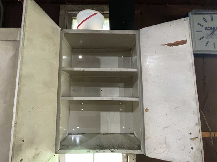 #1680-•-(3)-cabinets-and-contents-image-7