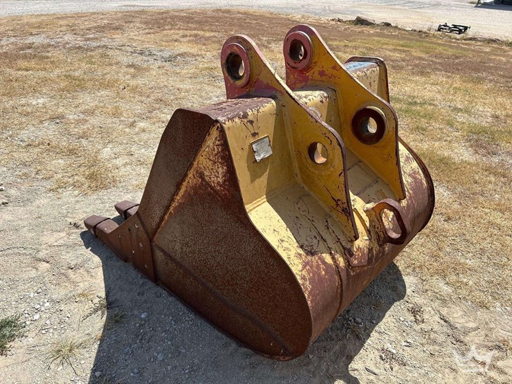 john-deere-45in.-bucket-excavator-attachment-image-3
