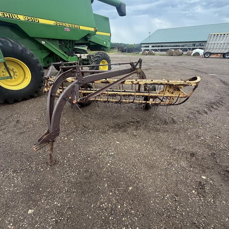 NEW HOLLAND 56