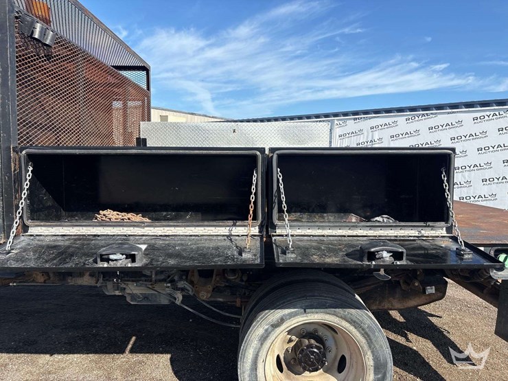 2019-utility-flatbed-image-13