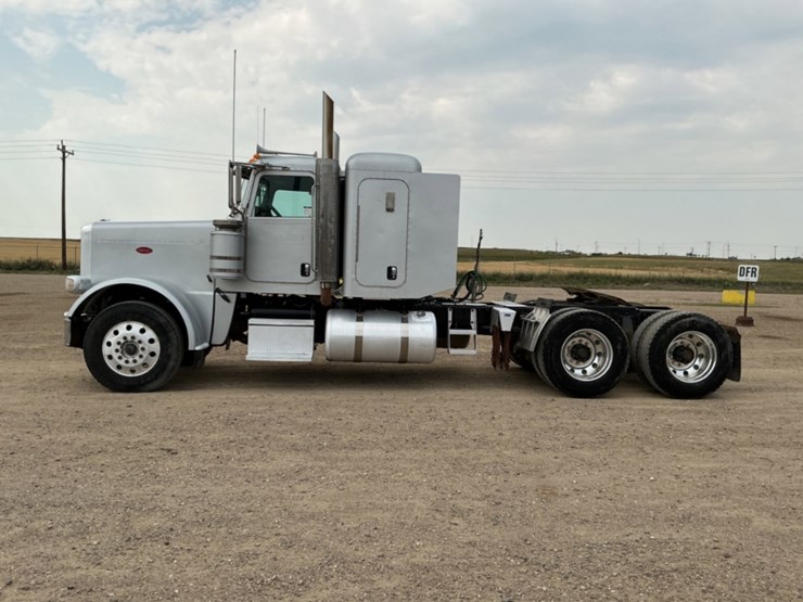 2012-peterbilt-388-image-8