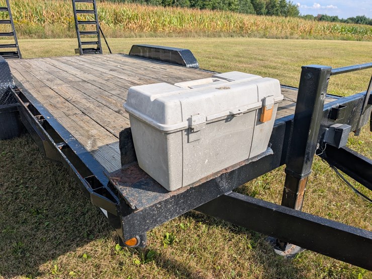 #121-•-2015-horse-creek-15-ton-trailer-(has-wi-title)-image-24