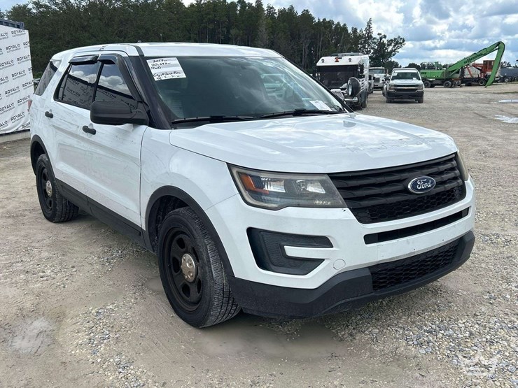 2017-ford-explorer-image-2