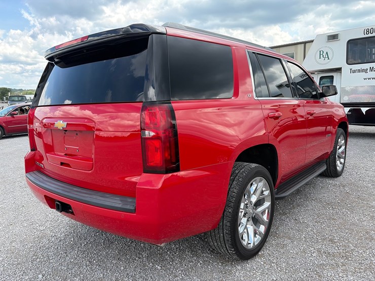 2018-chevrolet-tahoe-lt-image-7