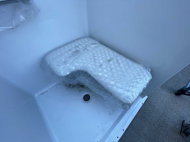 #9143-•-aquatic-ada-shower,-left-handed-(03)-image-3