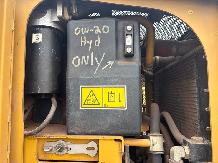 caterpillar-160m-awd-image-73