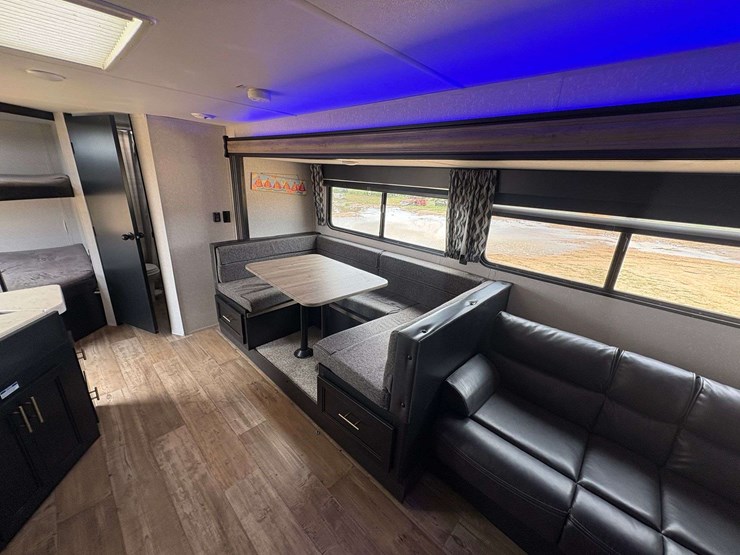 2022-forrest-river-grey-wolf-"limited"-travel-trailer-image-31