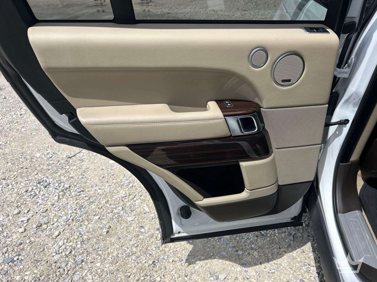 2016-land-rover-range-rover-image-20