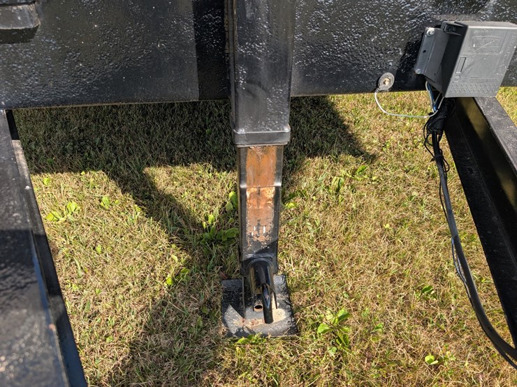 #121-•-2015-horse-creek-15-ton-trailer-(has-wi-title)-image-9