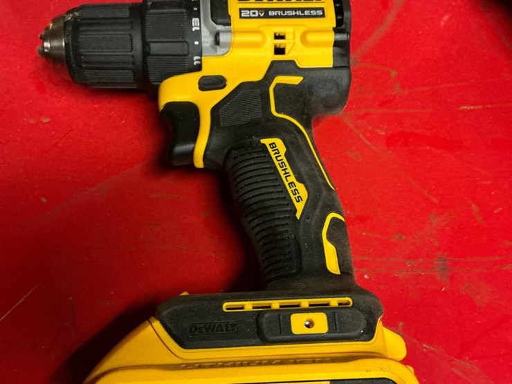 #100-•-dewalt-20v-max-brushless-power-tool-lot-with-batteries-&-ryobi-bit-set-image-7