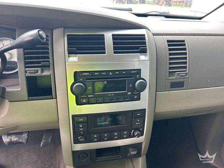 2004-dodge-durango-image-18