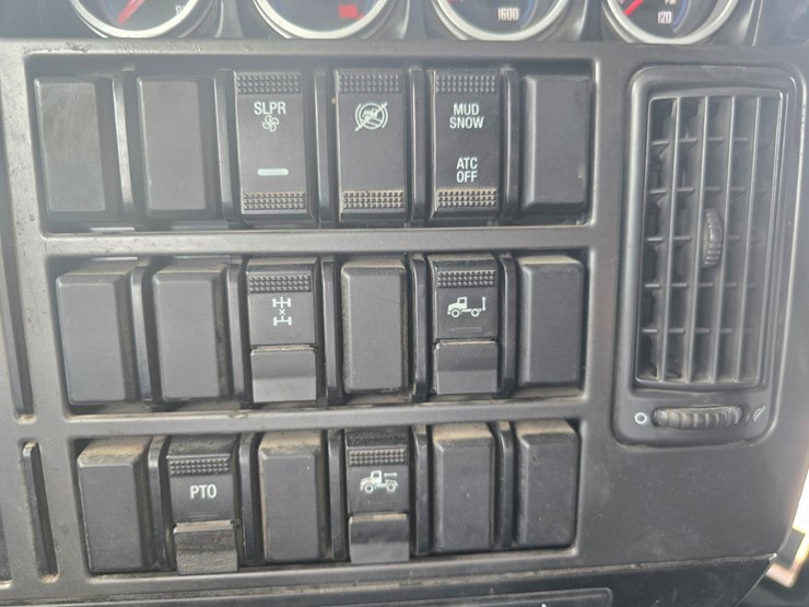 #25251-•-2020-mack-anthem-semi-sleeper-truck-image-51