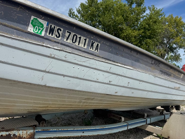 #10510-•-mirrocraft-16’-boat-(no-title)-(located-in-rosendale-wi)-image-9