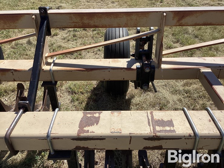 hamby-13-row-32’-sand-fighter-bar-image-15