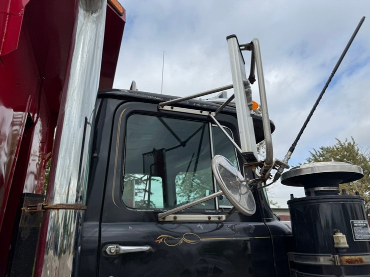 1995-mack-rd688s-image-29
