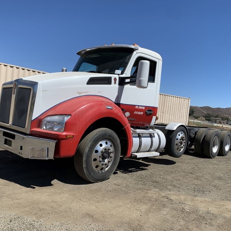 2018 KENWORTH T880
