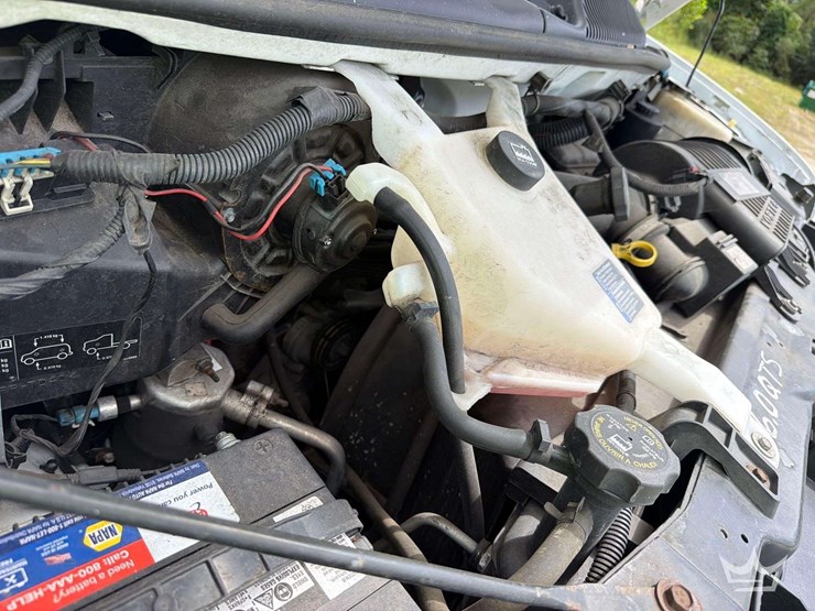 2017-chevrolet-express-2500-image-7