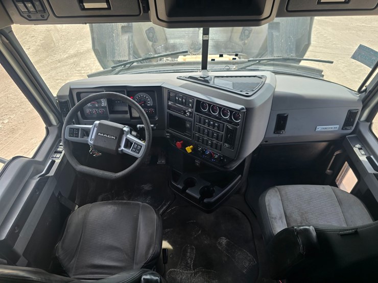 #25251-•-2020-mack-anthem-semi-sleeper-truck-image-66