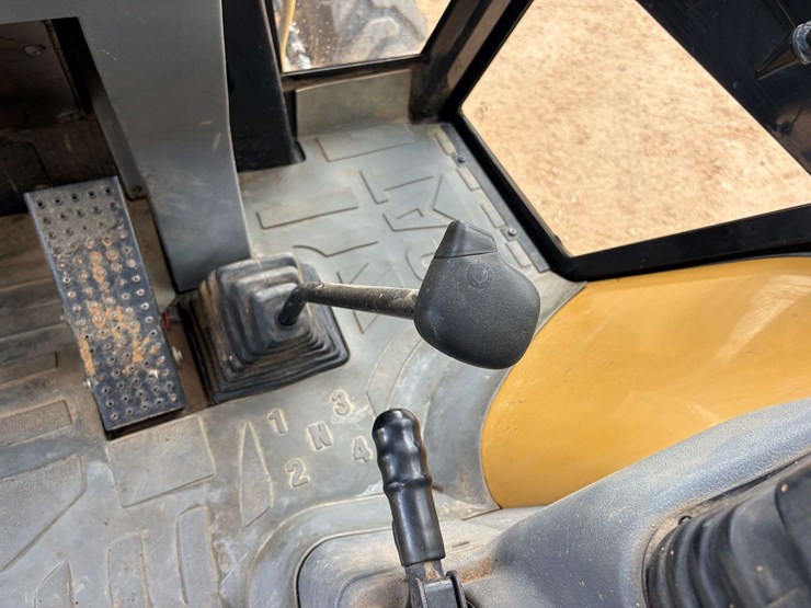 2000-caterpillar-426c-it-image-21