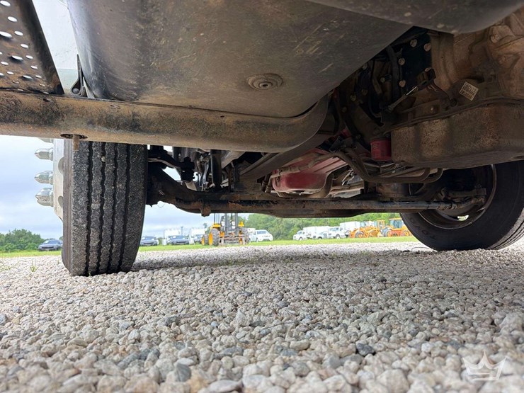 2011-ford-f650-image-34