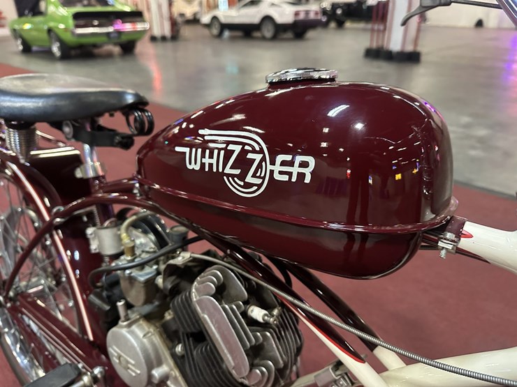 #161-•-1949-whizzer-schwinn-motorized-bicycle-image-11
