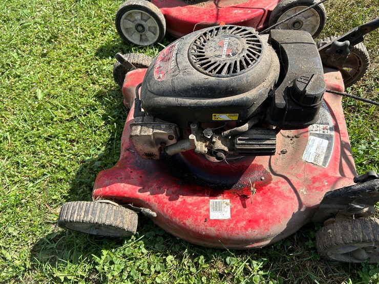 #6263-•-(2)-push-mowers-image-6